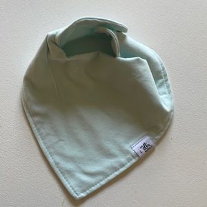 Ollie Bib - never used